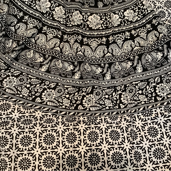 This is a large piece of material (made in India and 100% cotton). brand new. - Picture 3 of 6